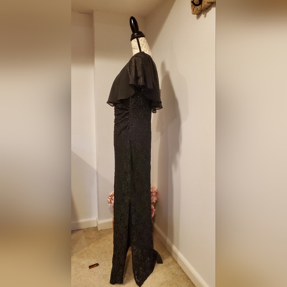 CONNECTED APP. Maxi Black Sleeveless, V Neck, Small Cape,Sparkle Details, Size 6 - Picture 3 of 9